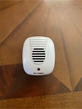 Bell+Howell White Plug-in Ultrasonic Pest Repeller